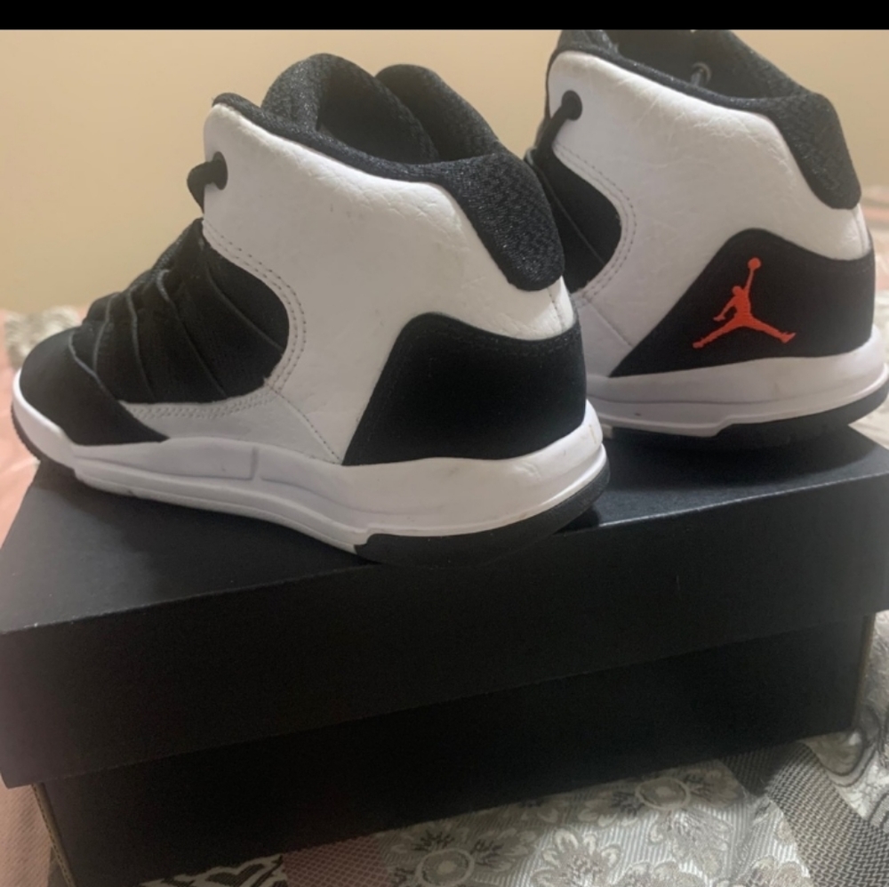 🎉HP🎉Nike Jordan Max Aura White/Infared Kids 11c - Picture 9 of 9